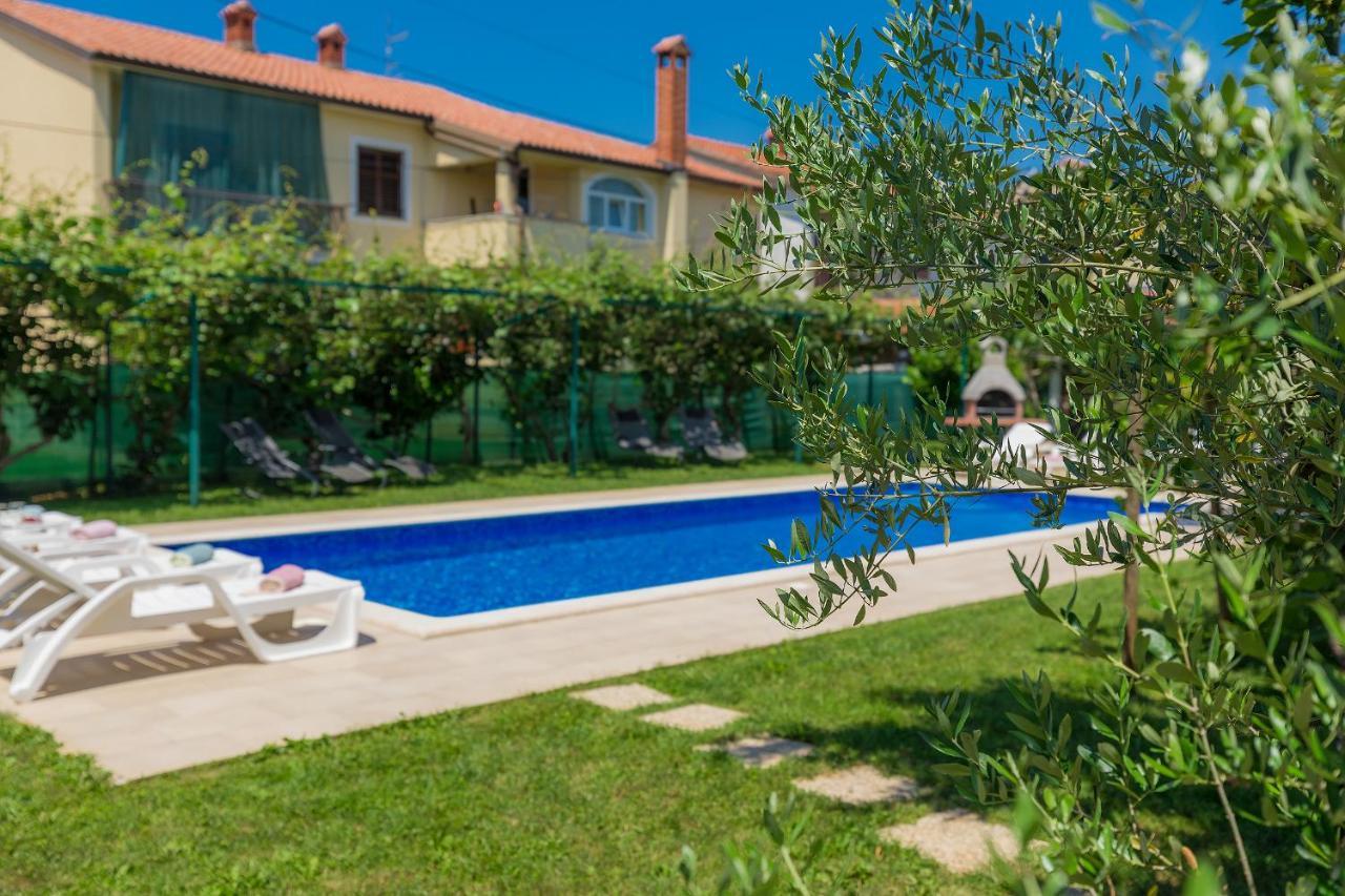 Villa Toni Умаг Екстериор снимка
