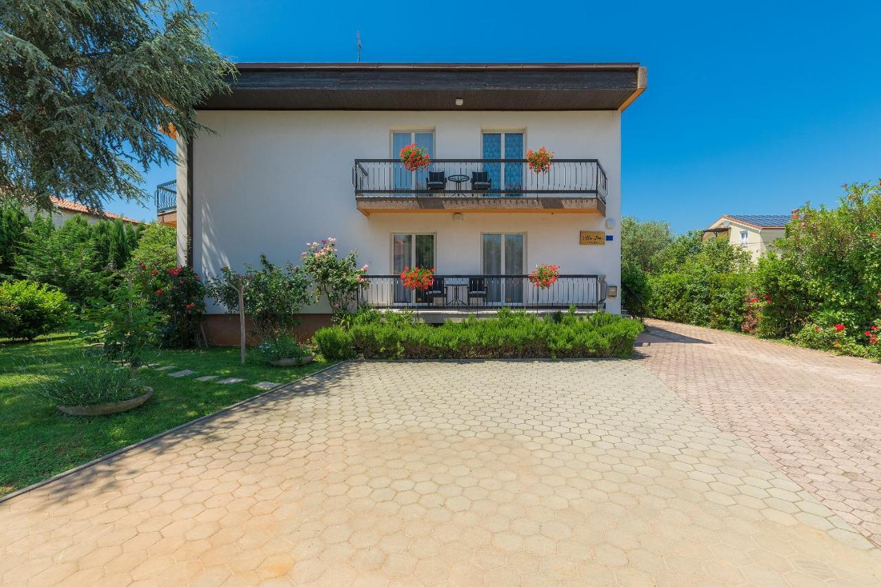 Villa Toni Умаг Екстериор снимка