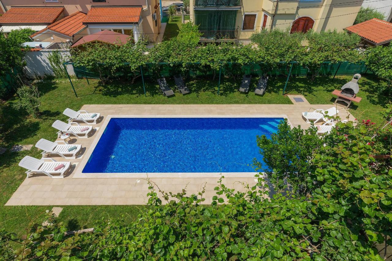 Villa Toni Умаг Екстериор снимка