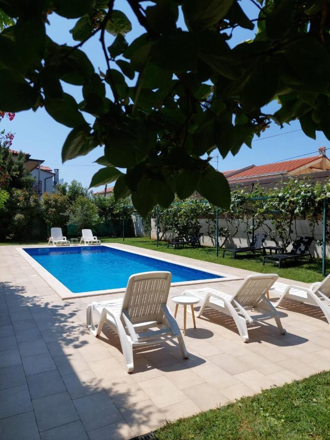 Villa Toni Умаг Екстериор снимка